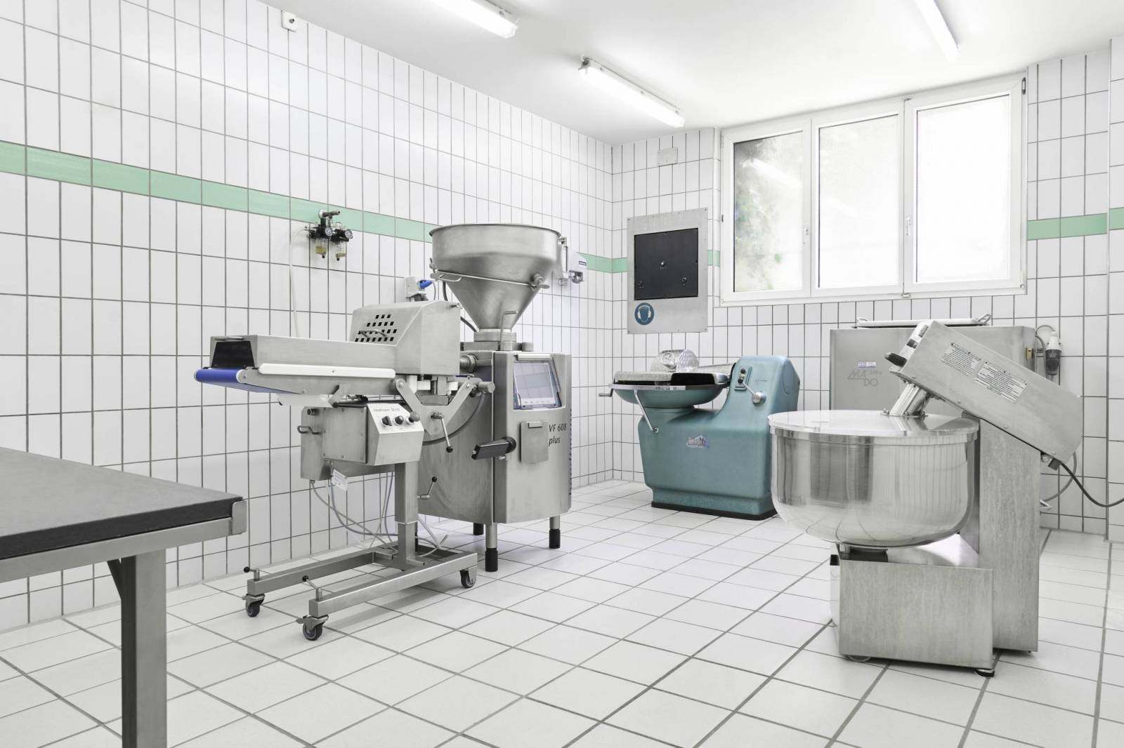 Produktionsraum der hauseigenen Metzgerei von Besserfresser in Langnau im Emmental